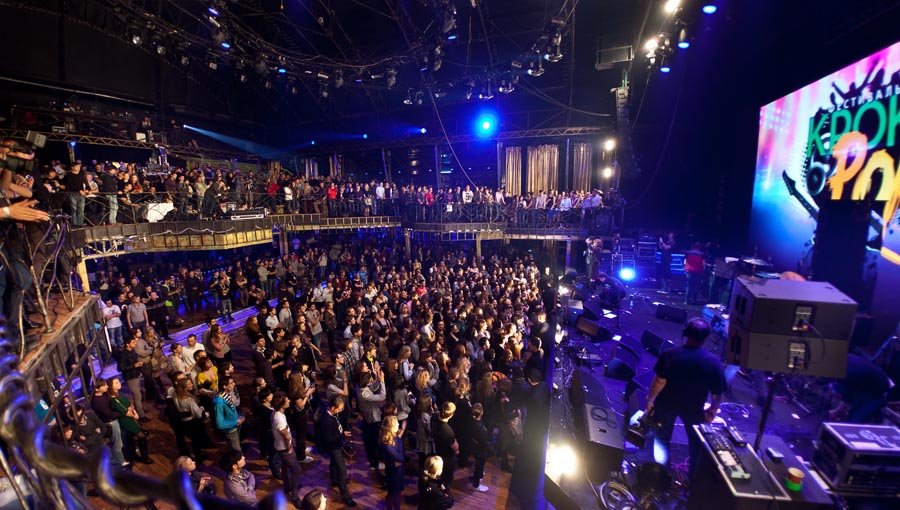 Известия холл клуб