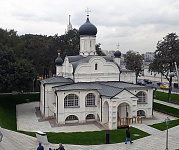 Входная группа Храм Зачатия Праведной Анны. Москва, Москворецкая Набережная,  3
