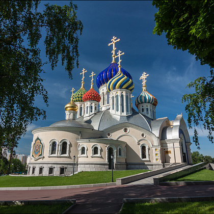 Входная группа Храм Спаса Преображения Господня в Переделкино. 