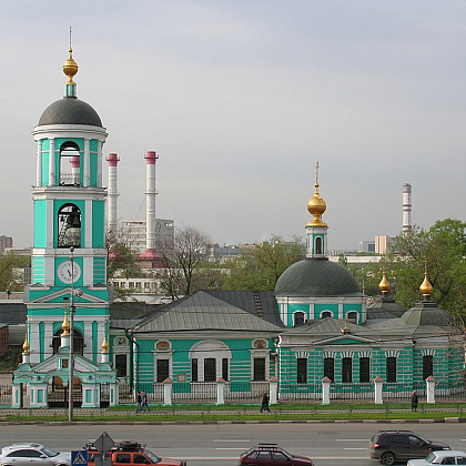   Храм Живоначальной Троицы в Карачарово. 
