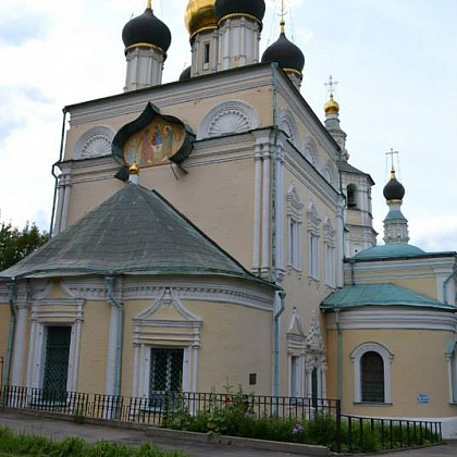   Храм Троицы Живоначальной в Кожевниках. 