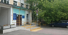 Входная группа Поликлиника 91, филиал № 2 ГП № 191. Москва, Сиреневый бульвар,  71а
