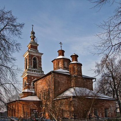 Входная группа Храм Рождества Христова в Варварино. 