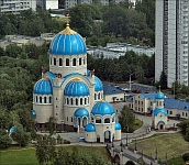 Входная группа Храм Троицы Живоначальной в Орехово-Борисово. Москва, Каширское шоссе,  61а