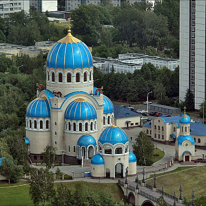   Храм Троицы Живоначальной в Орехово-Борисово. 