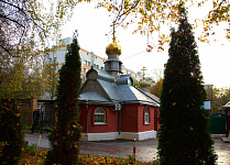 Входная группа Храм Преподобного Серафима Саровского в Кунцеве. Москва, Багрицкого,  10, корпус  3
