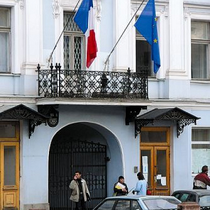 Посетить посольство. Генконсульство Франции в Санкт-Петербурге. Французское посольство СПБ. Посольство России во Франции. Французский Консул в СПБ.