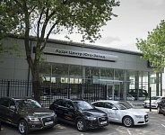 Входная группа Ауди Центр Юго-Запад, официальный дилер Audi. Москва, Ленинский проспект,  49, корпус  6