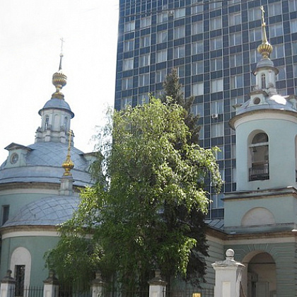 Входная группа Храм святых бессребреников Космы и Дамиана на Маросейке. 