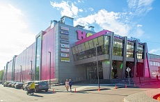 Входная группа ТРЦ Нора. Москва, проспект Андропова,  22